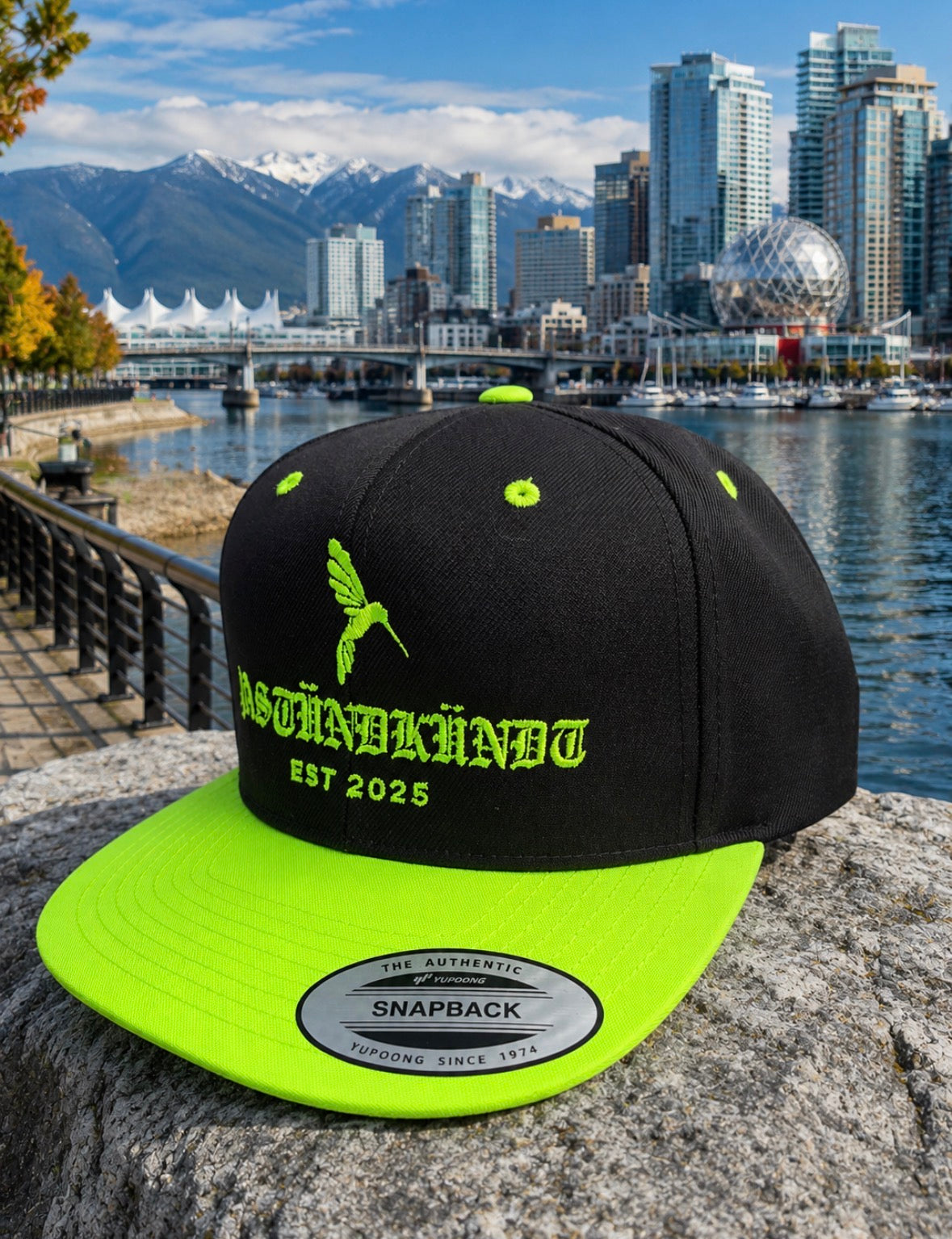 Flat brim 2-tone Snapback Hat